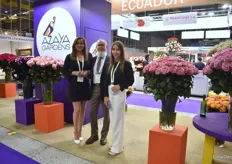 The team of Azaya Gardens, Ecuadorian rose grower. A new crop for them is the spray rose and they recently added new varieties of garden roses.